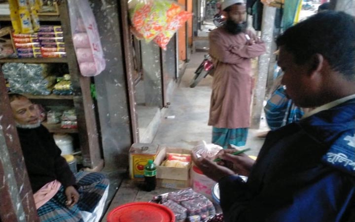 ময়মনসিংহের ধোবাউড়ায় পুলিশের অভিযানে বিপুল পরিমান অবৈধ বিড়ি জব্দ